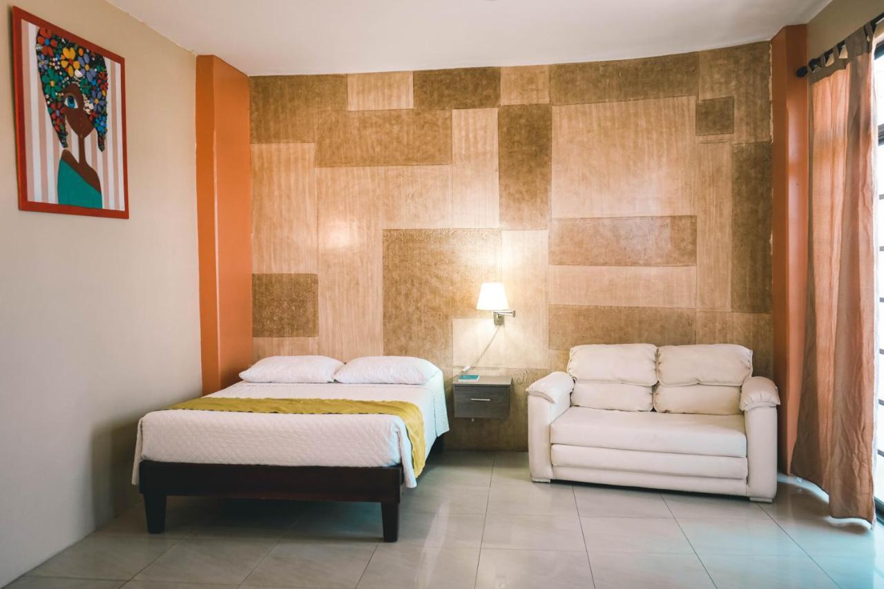 Hotel Manta Beach Madrigal ภายนอก รูปภาพ