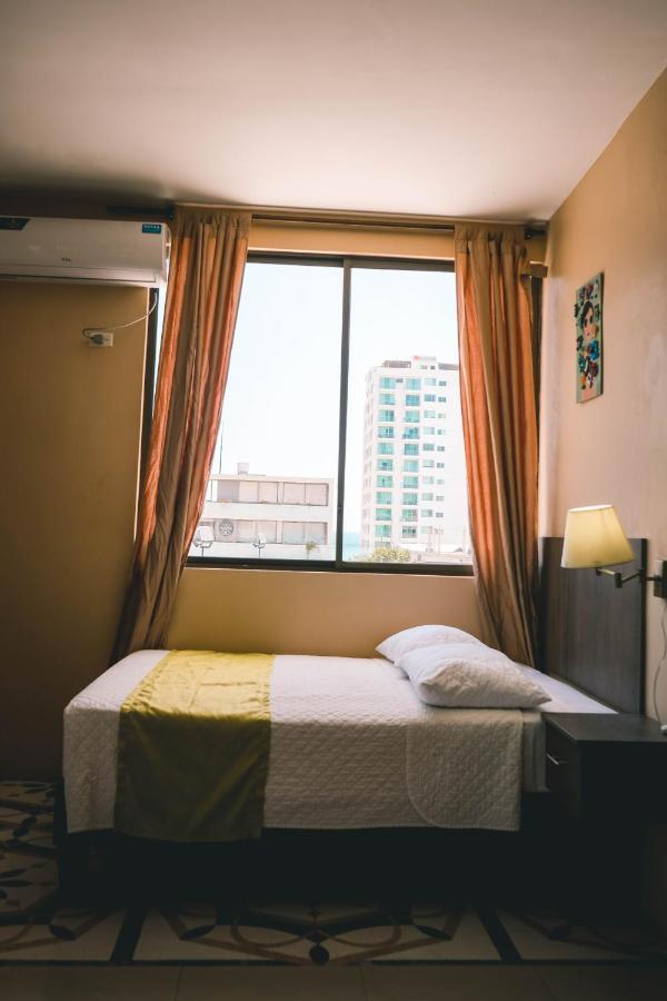 Hotel Manta Beach Madrigal ภายนอก รูปภาพ