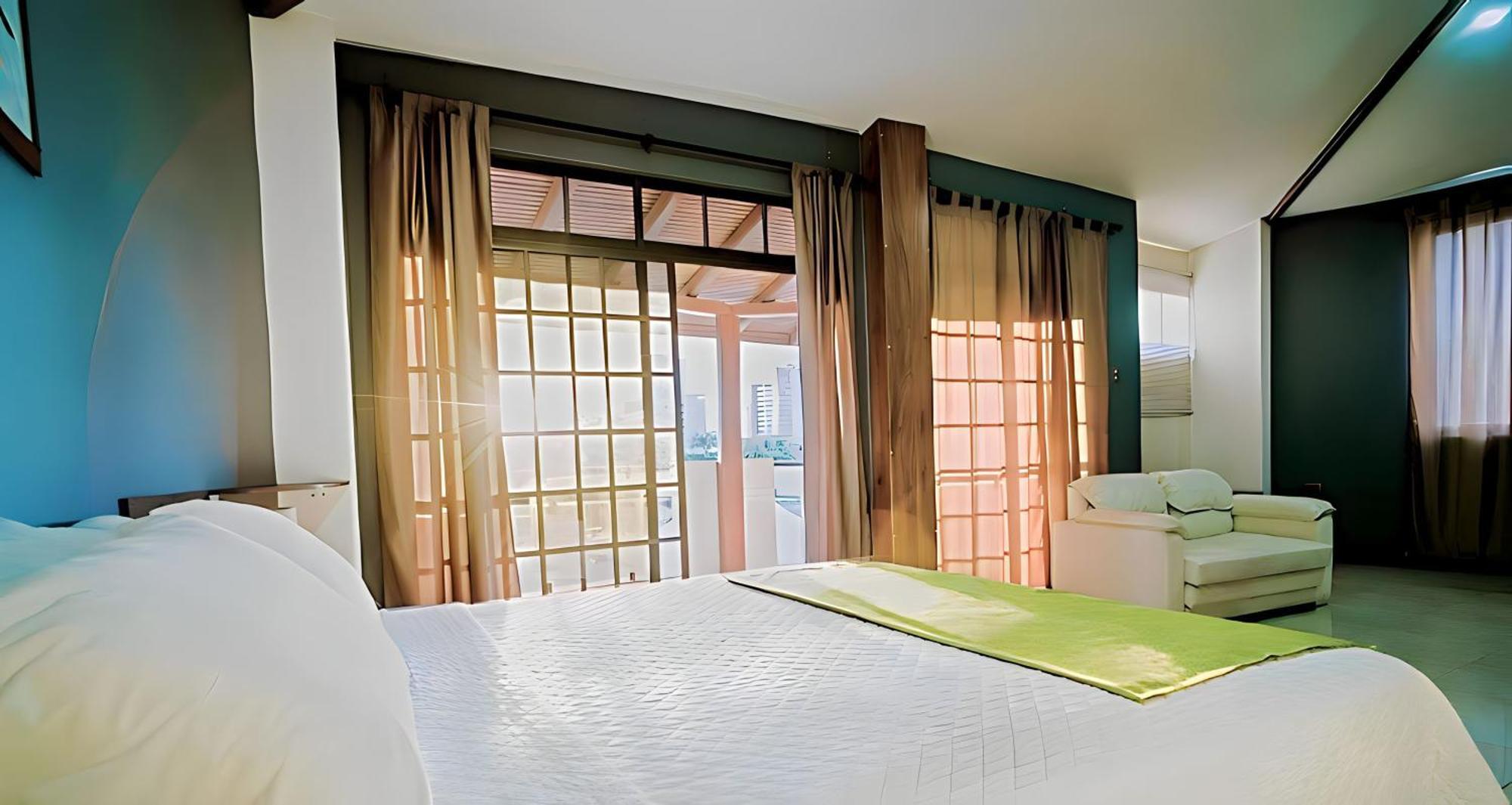 Hotel Manta Beach Madrigal ภายนอก รูปภาพ